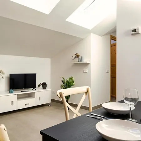 Lägenhet La Corte - Mansarda 8